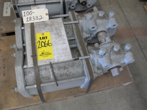 LOT (4) ACTUATORS, PISTON KIND. DOUBLE ACTING 2-PISTON DESIGN, JAMESBURY MODEL ST2400H ACTUATOR (DOUBLE-ACTING) (W-44) LOADING & HANDLING FEE $60-